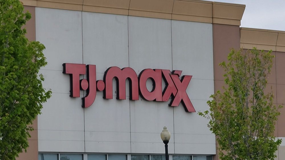 T J MAXX Updated September 2024 22 Photos & 20 Reviews 21 Mill Creek Dr, Secaucus, New