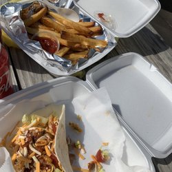 Tex Mex Taco - Pulled chicken tacos with regular fries
