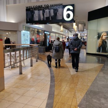 Vaughan Mills - Not that bad for a Sunday morning - Shopping Centers Near Me - Vaughan, Ontario