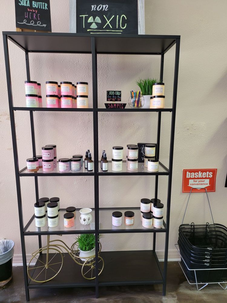 Moonlight Bath Treats Logo