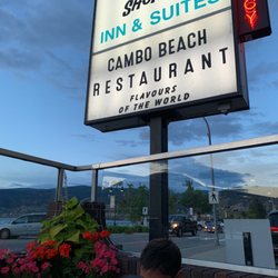 Cambo Beach Restaurant - By the beach