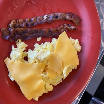 AM Cafe - Scrambled eggs with cheese - Breakfast & Brunch Near Me - New Smyrna Beach, Florida