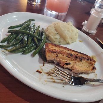 Ruby Tuesday - Grilled salmon - Burgers Near Me - East Point, Georgia