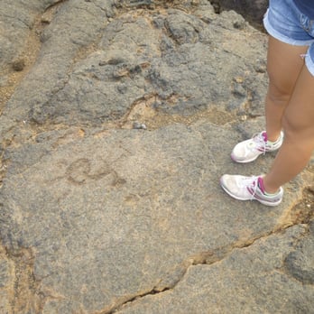 King's Trail - Malama Petroglyph Trail - Petroglyphs - new mixed in with the very old. - Hiking Near Me - Waikoloa, Hawaii