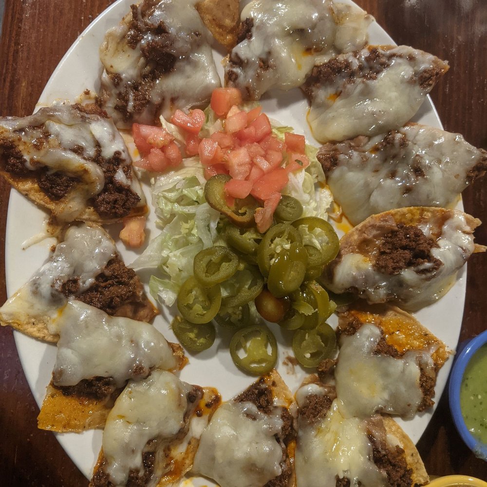 Barcenas Mexican Restaurant - Nachos Mexicanos - chorizo nachos - Mexican Near Me - Friendswood, Texas