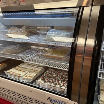 Pizza Twist - Pizza Near Me - Elk Grove, California