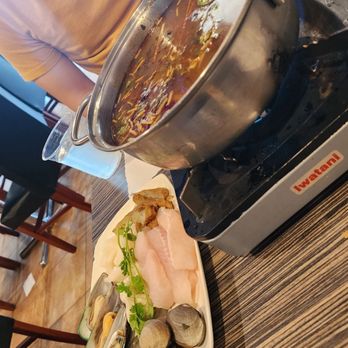 Dong Que Restaurant - Thai seafood hot pot - Vietnamese Near Me - San Jose, California