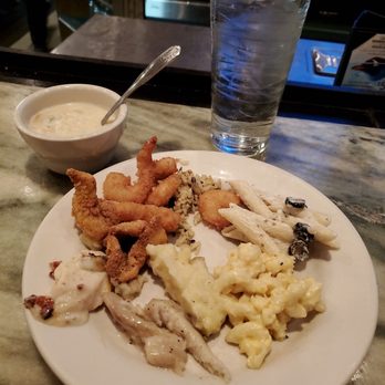 Hemingway's Blue Water Cafe - Lunch buffet - Seafood Near Me - Springfield, Missouri