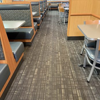 Culver's - Filthy, smelly, OMG F terrible smeLLy carpet - Burgers Near Me - Carpentersville, Illinois