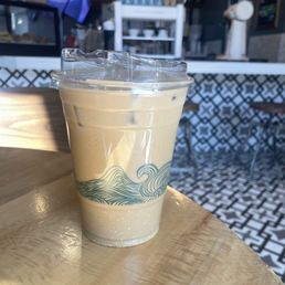 iced sandpiper latte w oatmilk iced sandpiper latte w oatmilk