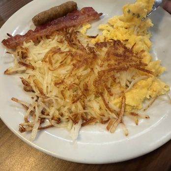 Denny's - Diners Near Me - Marietta, Ohio