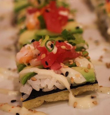 MAKI SUSHI BAR & GRILL by null