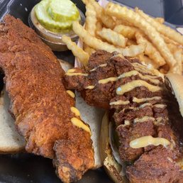 Dave's #3 1 Tender & 1 Slider w/ Fries