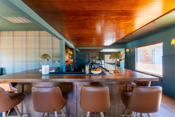 Teddy's Bar by null