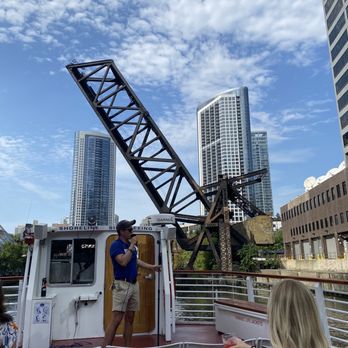 Shoreline Sightseeing - Architectural Tours Near Me - Chicago, Illinois Shoreline Sightseeing - Architectural Tours Near Me - Chicago, Illinois