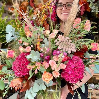 The Flower Lounge - Luxury bouquets for delivery across Manchester - Florists Near Me - Manchester, XGM The Flower Lounge - Luxury bouquets for delivery across Manchester - Florists Near Me - Manchester, XGM