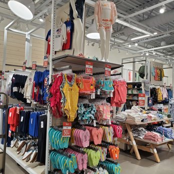 Old Navy Outlet - Men's Clothing Near Me - Orlando, Florida