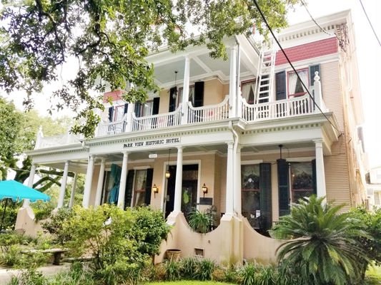 The Gilded Perch by null