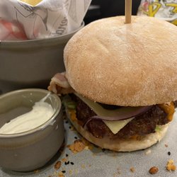 Ellis Gourmet Burger