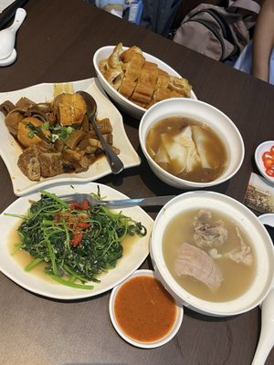 Tuan Yuan Pork Ribs Soup by null