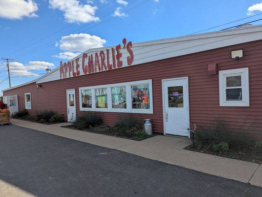 Apple Charlie's Orchards by null