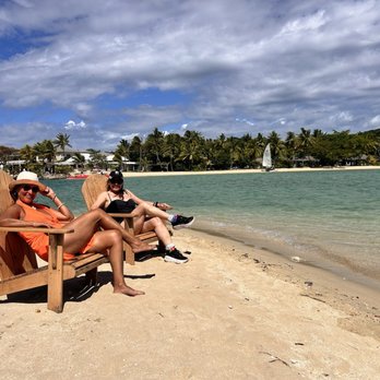 1000 Treks - Resting by the beautiful Malolo Island - Tours Near Me