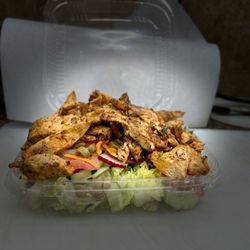 Medina’s Deli - Grilled Chicken Salad