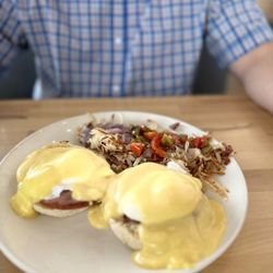 Starwood Cafe - Eggs Benedict.