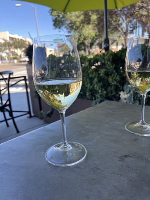 Village Vino by null