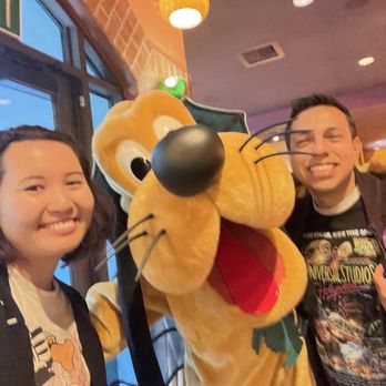 Goofy's Kitchen - American Near Me - Anaheim, California