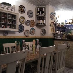 Sicilian Art Pizzaria - Seating