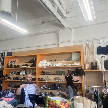 Crossroads Trading - Used, Vintage & Consignment Near Me - Studio City, California Crossroads Trading - Used, Vintage & Consignment Near Me - Studio City, California
