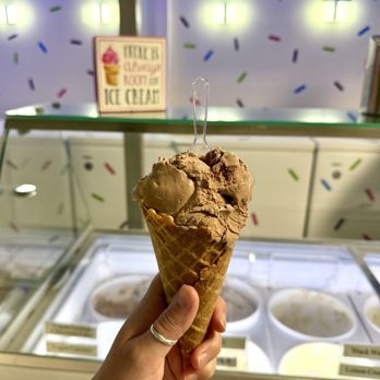 Mamoo's Creamery - Chocolate ice cream in waffle cone - Ice Cream & Frozen Yogurt Near Me - Hot Springs, Arkansas