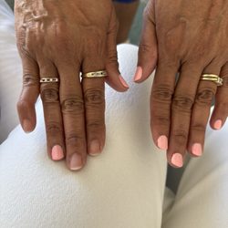Zen Spa Oceano - Only 3 nail colors had popped off at this time.