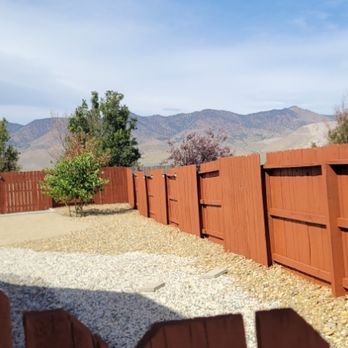 Biggest Little Handyman - Fence repair and stain - Handyman Near Me Biggest Little Handyman - Fence repair and stain - Handyman Near Me