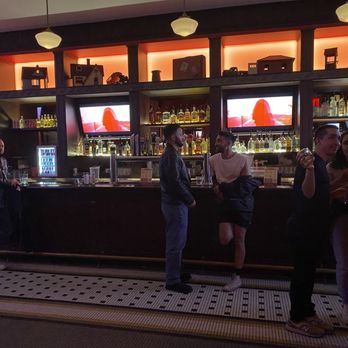 Roscoe's Tavern - Second bar - Gay Bars Near Me - Chicago, Illinois