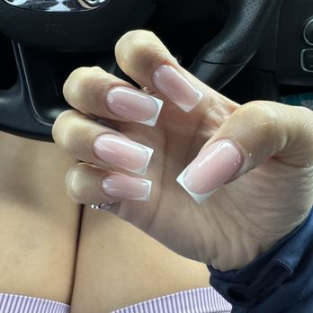 Luxe Nail Bar - French tip super square - Nail Salons Near Me - Missouri City, Texas