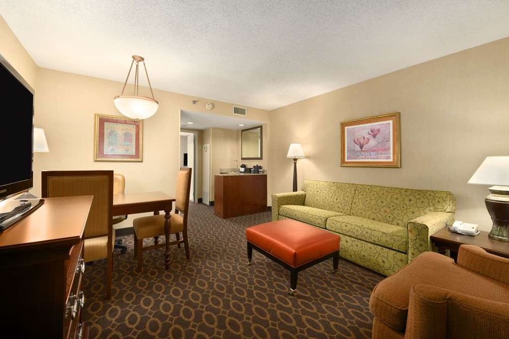 Embassy Suites by Hilton Atlanta Airport