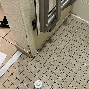Hampton Inn Texarkana Arkansas - Mold all over the shower grooves. Caulking is torn up - Hotels Near Me - Texarkana, Arkansas Hampton Inn Texarkana Arkansas - Mold all over the shower grooves. Caulking is torn up - Hotels Near Me - Texarkana, Arkansas