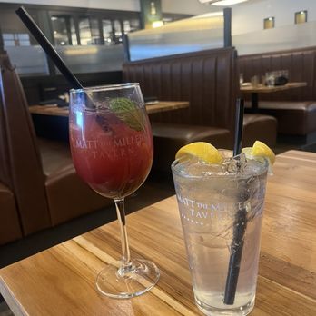 Matt The Miller's Tavern - Berry Spritzer - American Near Me - Dublin, Ohio