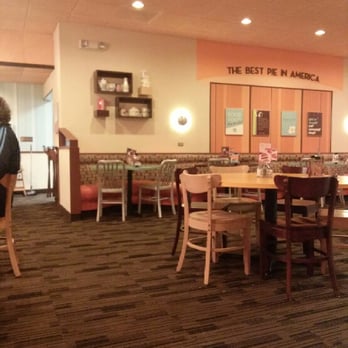 Village Inn - seating area.. plenty of tables and booths (power outlets available).. - Breakfast & Brunch Near Me - Albuquerque, New Mexico Village Inn - seating area.. plenty of tables and booths (power outlets available).. - Breakfast & Brunch Near Me - Albuquerque, New Mexico