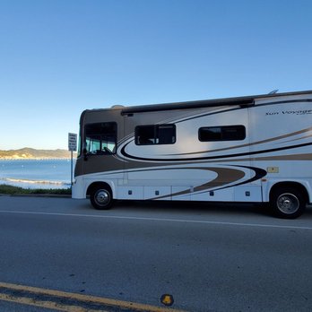 Surf City RV - The Sun Voyager was roomy and comfortable! - RV Rental Near Me Surf City RV - The Sun Voyager was roomy and comfortable! - RV Rental Near Me