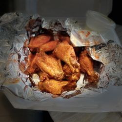 Brother's Pizzeria - Wings (10). Ranch included.