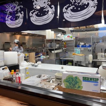 H Noodle House - Open kitchen - Chinese Near Me - Jericho, New York