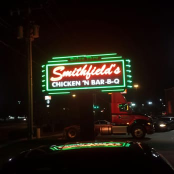 Smithfield's Chicken 'N Bar-B-Q - This is not a bbq restaurant !!! - Barbeque Near Me - Mebane, North Carolina