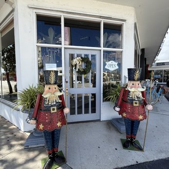 On Antique Row - Antiques Near Me - W Palm Beach, Florida On Antique Row - Antiques Near Me - W Palm Beach, Florida