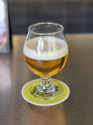 MoJo's Local Tap & Kitchen by null