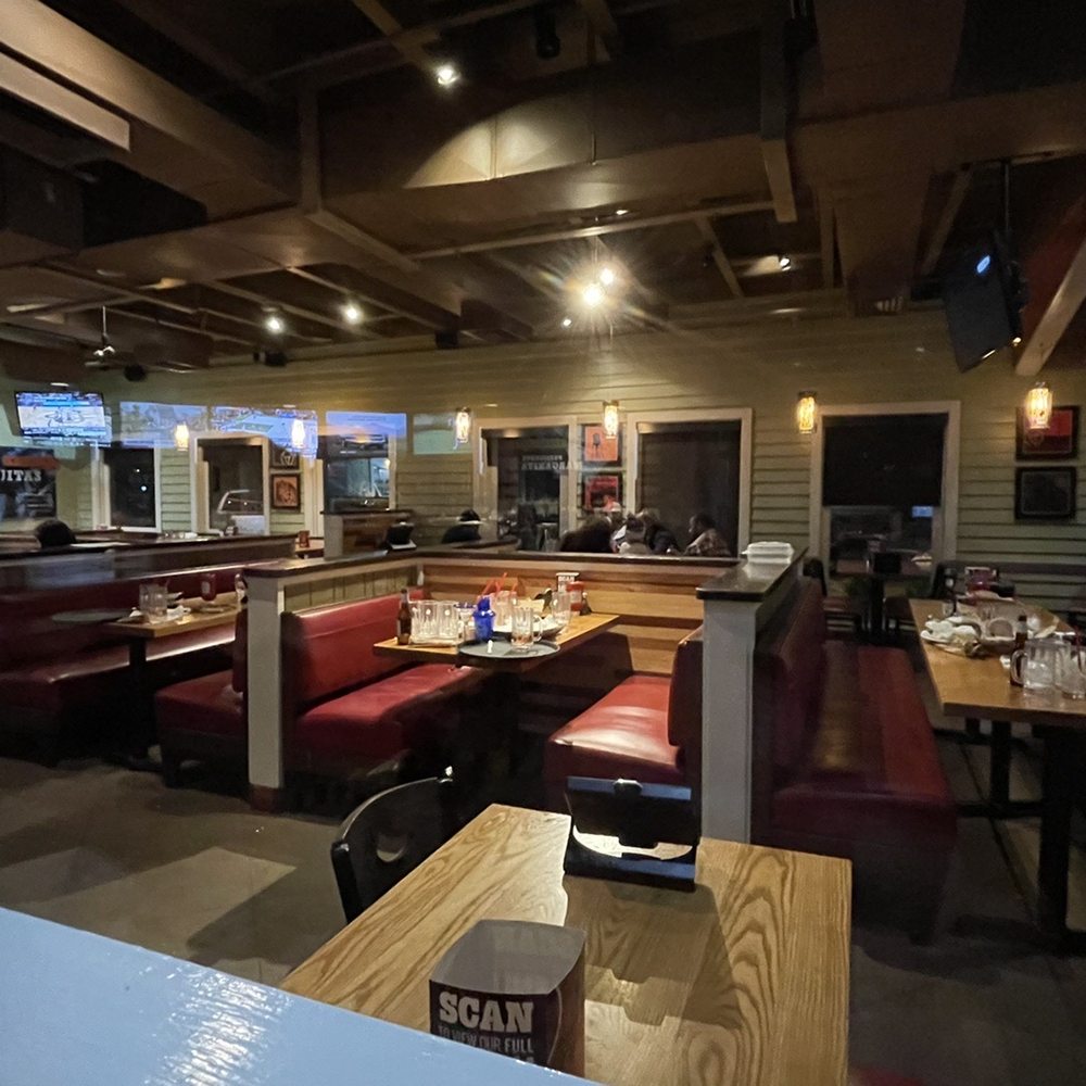 Chili's - Empty yet filthy tables. - American Near Me - Huntsville, Texas Chili's - Empty yet filthy tables. - American Near Me - Huntsville, Texas