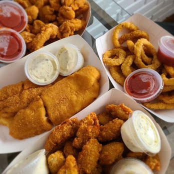 Frank's Shrimp & Chicken - From top: jumbo shrimp, catfish, calamari, and oysters - Chicken Wings Near Me - Mokena, Illinois