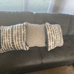Missing the second gray pillow